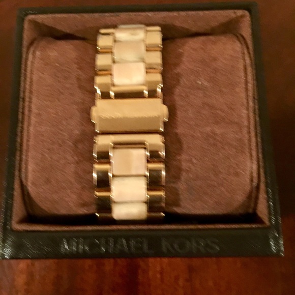 Beautiful Authentic MK Watch - Picture 2 of 3