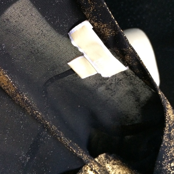 SALE 🌷Michael Kors gold and black top - Picture 4 of 4