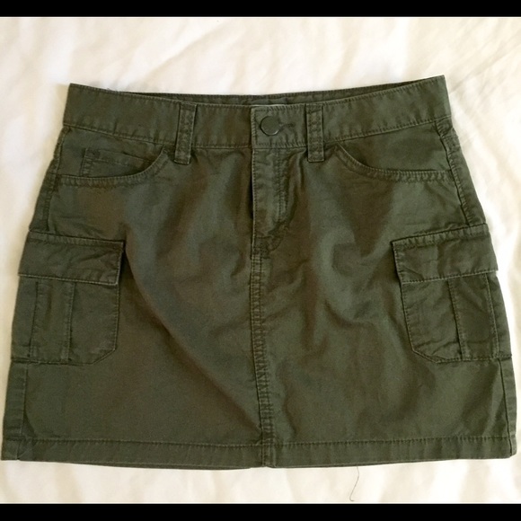 Girls military green skirt size L