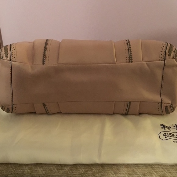 Coach - Picture 2 of 4