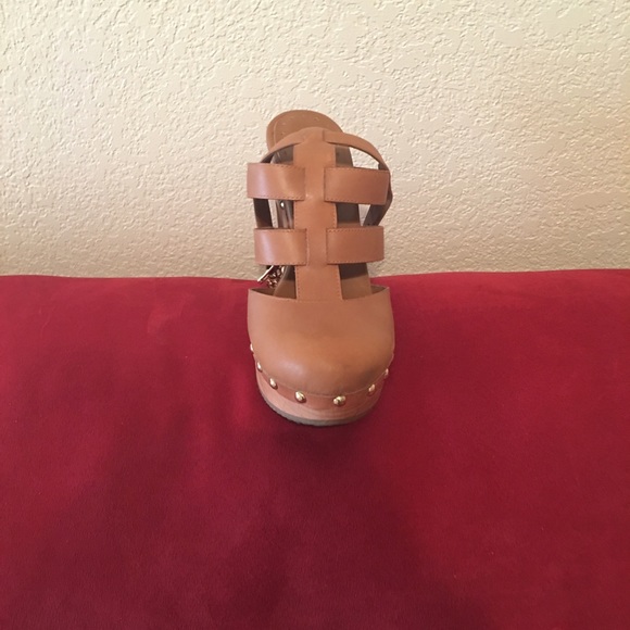 BCBG amaretto platforms leather shoes - Picture 1 of 4