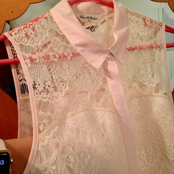 💕Elegant lace peplum💕