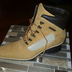 Ladies Timberland Wedge Boot *worn once*