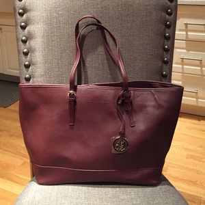 New York & Company burgundy shoulder bag