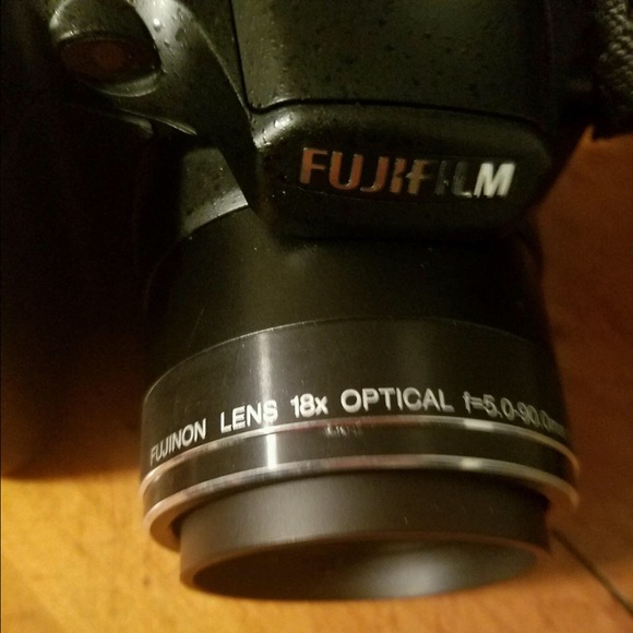 Fuji Camera - Picture 2 of 4