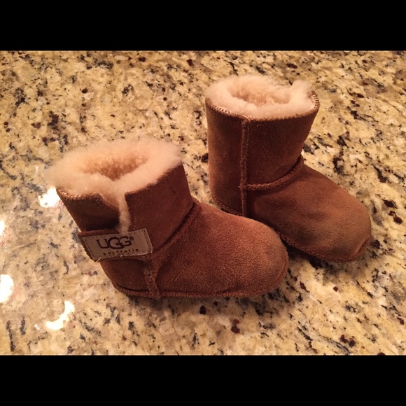 3-9 month UGG boots (US size 2/3)