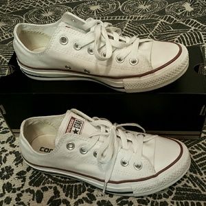 White women's converse size 6.5