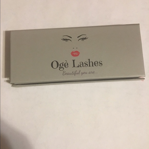 Ogè 3D mink lashes. Style: Flair - Picture 3 of 3