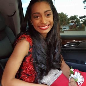 Meet your Posher, Elisa