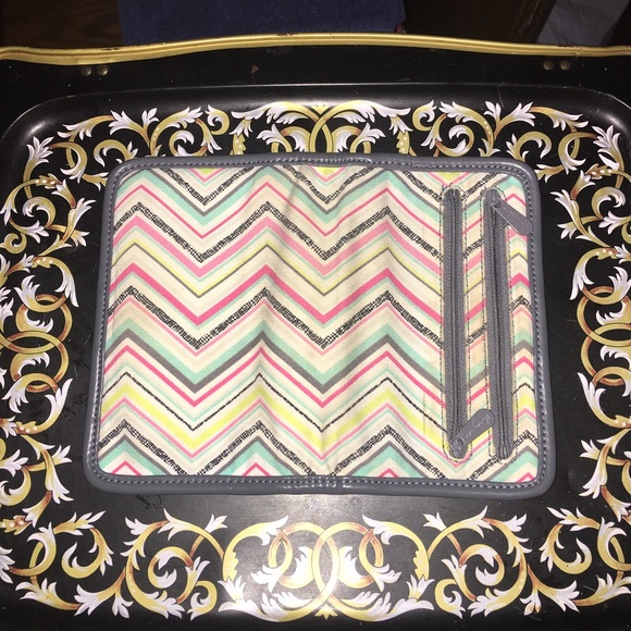 Chevron Foldable Thirty One Wallet