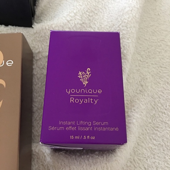 Younique instant uplift