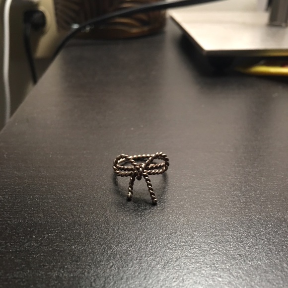 Tiffany & Co. Bow ring