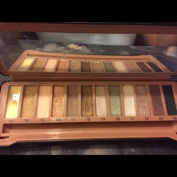 pure exposed eyeshadow pallet - Picture 3 of 4