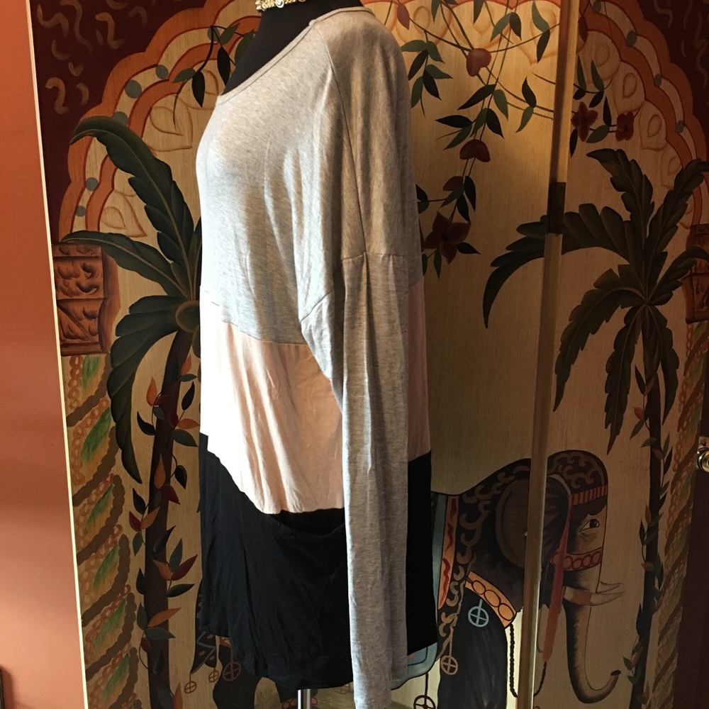 Last One Size 3X, Long Sleeve Tunic With Pockets - Picture 4 of 6