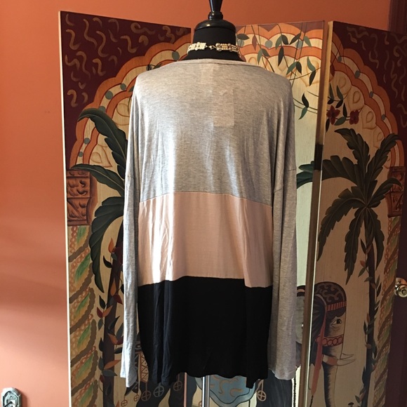 Last One Size 3X, Long Sleeve Tunic With Pockets - Picture 5 of 6