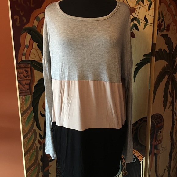 Last One Size 3X, Long Sleeve Tunic With Pockets - Picture 6 of 6