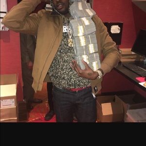 Meet your Posher, Malik