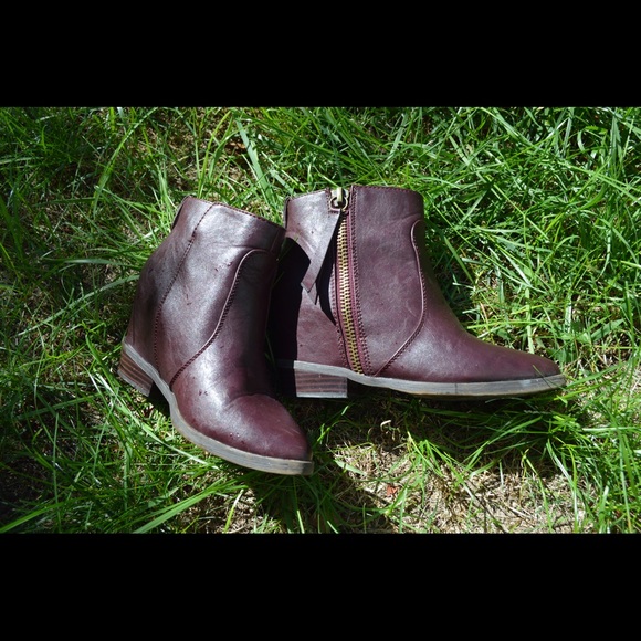 Forever 21 Wedge Boots size 8