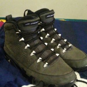 Anthracite Retro 9s