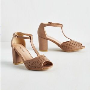 Dance Floor Diva Heel in Taupe