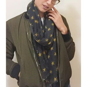 Star printed scarf