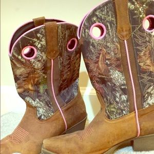 John deer cow girl boots. Size 8.