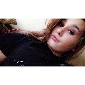 Meet your Posher, Olivia