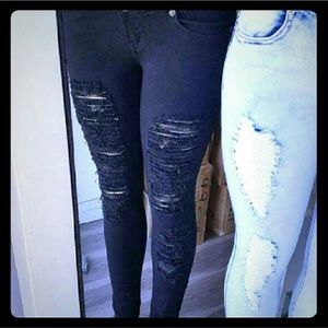Black ripped skinny jeans