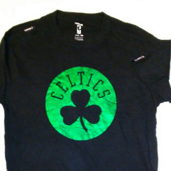 Celtics NBA NWOT St pattys T-shirt size XL