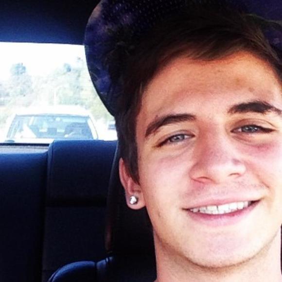 Meet your Posher, Diego