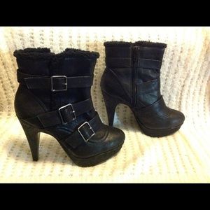 Black buckle boot
