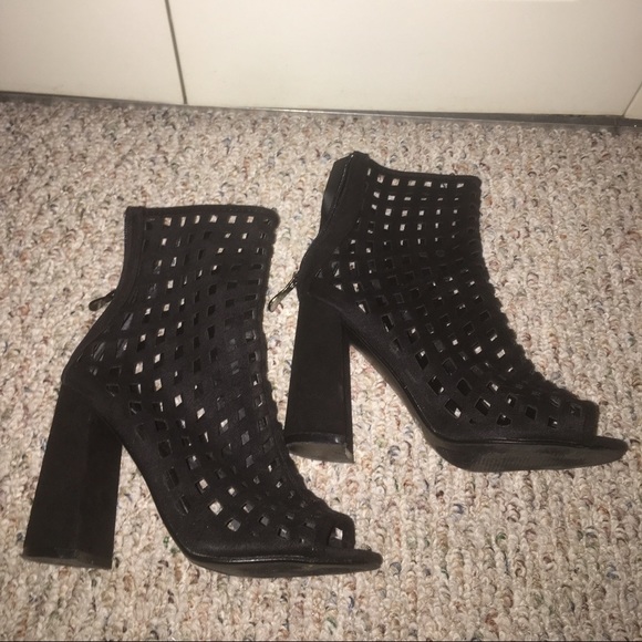 Cut out chunky heels - Picture 1 of 3