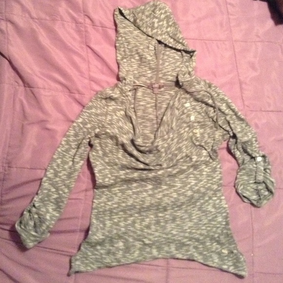Alō Cowl neck pullover