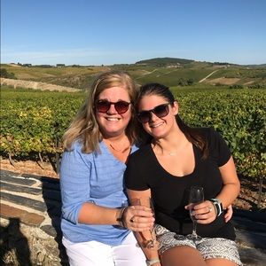 Meet your Posher, Leigh