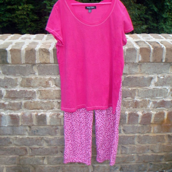 Pajama Set with Heart Pants - Picture 2 of 2