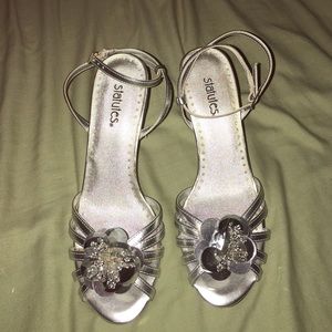 Silver flower heeled sandal