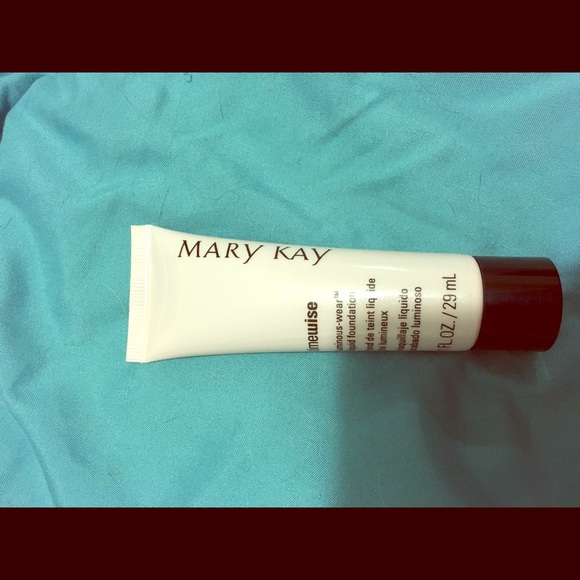Mary-Kay Luminous Wear Liquid Foundation