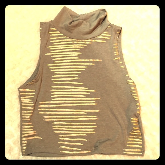 Crop top