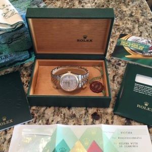 Authentic Rolex 🅿️🅿️800