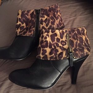 Black Nine West ankle booties
