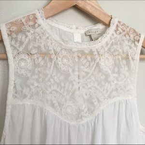 NWOT Stunning Embroidered Bohemian Style Top