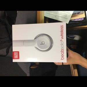 Beats Solo 2 Wireless