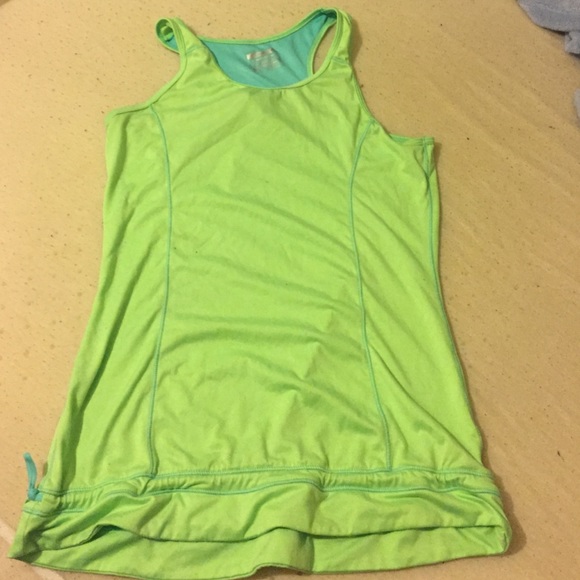 Work out top - Picture 2 of 3