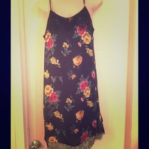 Cute dress worn once size M. Must see. .