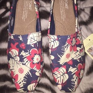 Tropical Print Toms!