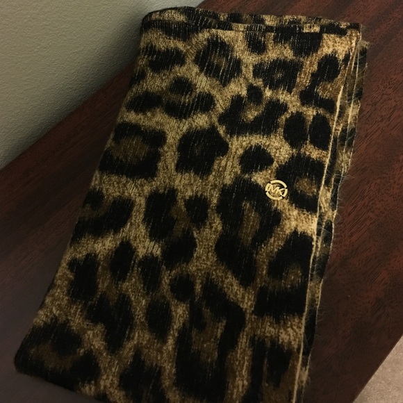 Micheal Kors infinity scarf