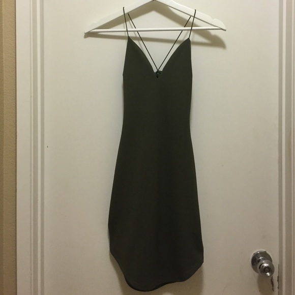 🆕strapped Bodycon Dress - Picture 3 of 4