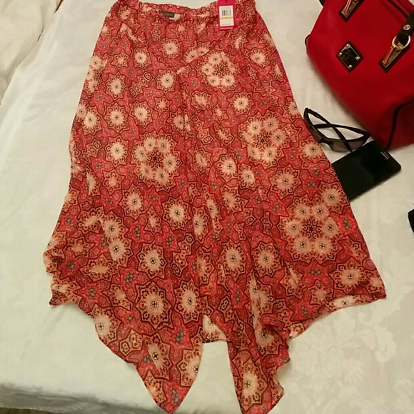 🆕 Vince  Camuto assimetrical Moroccan skirt