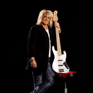 Meet your Posher, Lorie