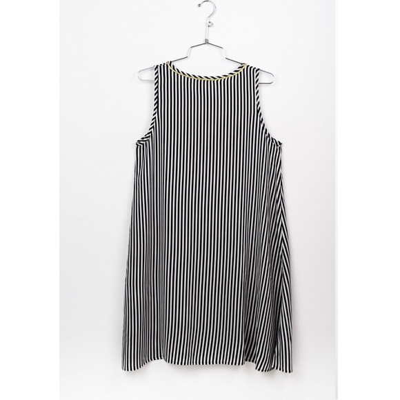 Elitaire Stripe Dress - Picture 3 of 5